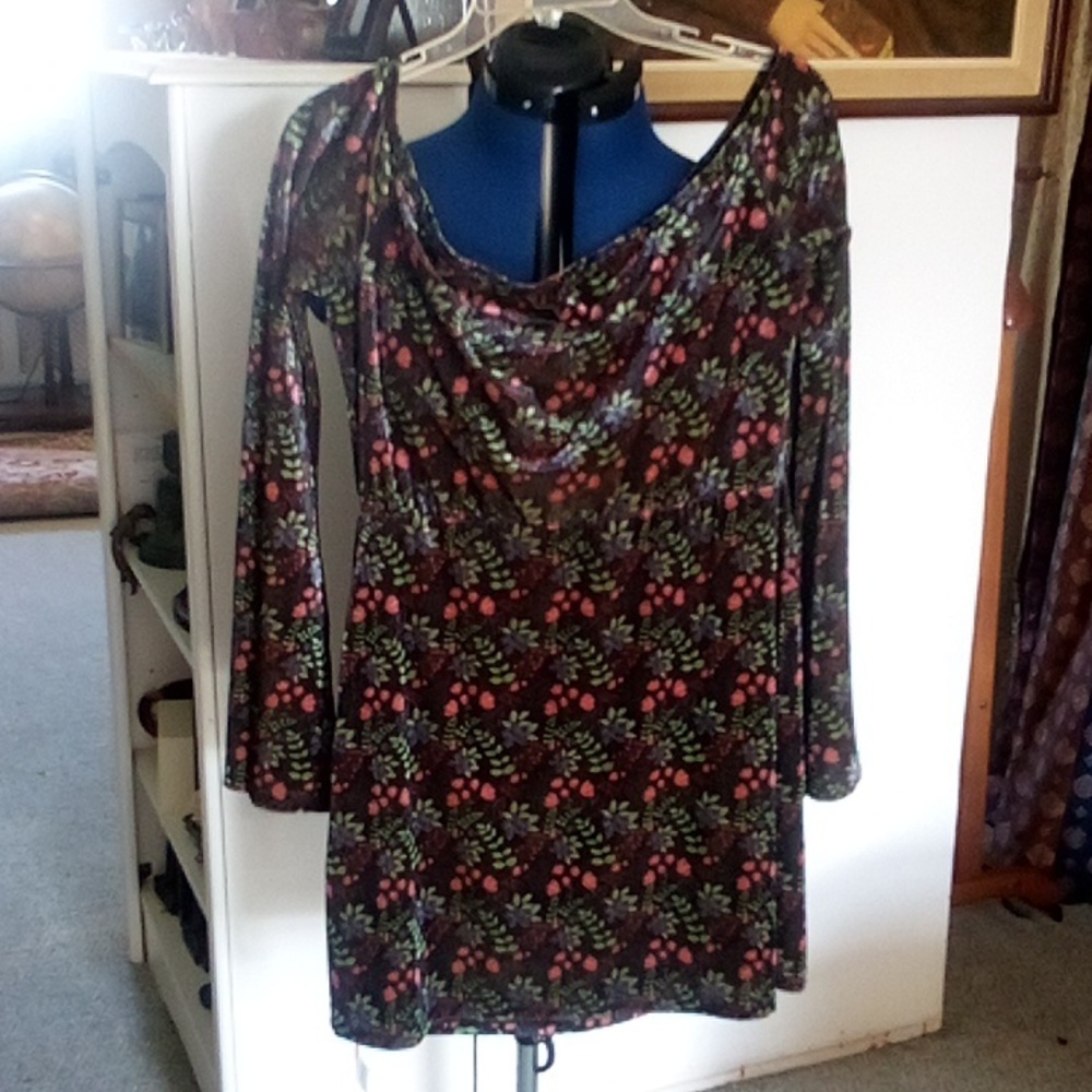 Romantic Gypsy Boho Floral Bell Sleeve Top & Green Velvet Skirt - Picture 3 of 13